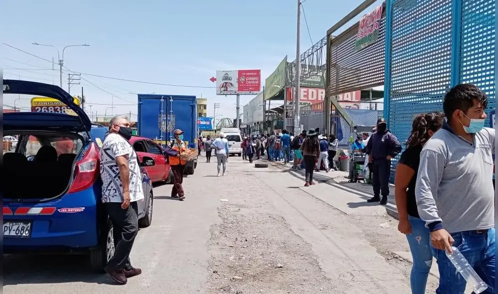 Transportistas elevaron los costos de sus servicios a raíz del paro de transportistas por la suba de combustibles. Foto: Mauricio Diban / La República