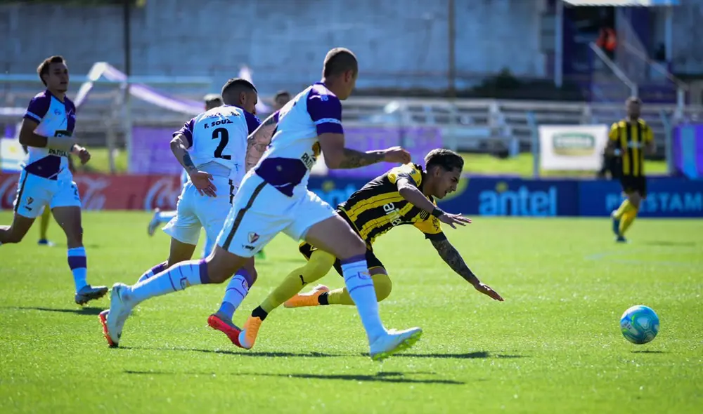 Peñarol busca cerrar el Torneo Apertura de Uruguay con una victoria sobre Fénix. Foto: Christian Adinolfi/@padreydecanocom