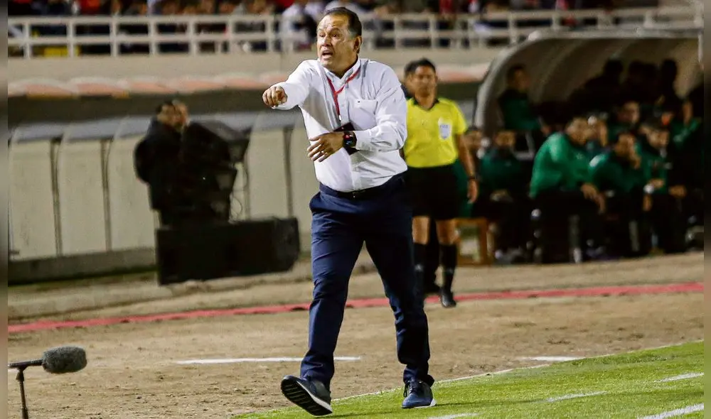 vuelta. Juan Reynoso volvió a Arequipa al frente de la Selección Peruana de Fútbol. vuelta. Juan Reynoso volvió a Arequipa al frente de la Selección Peruana de Fútbol.