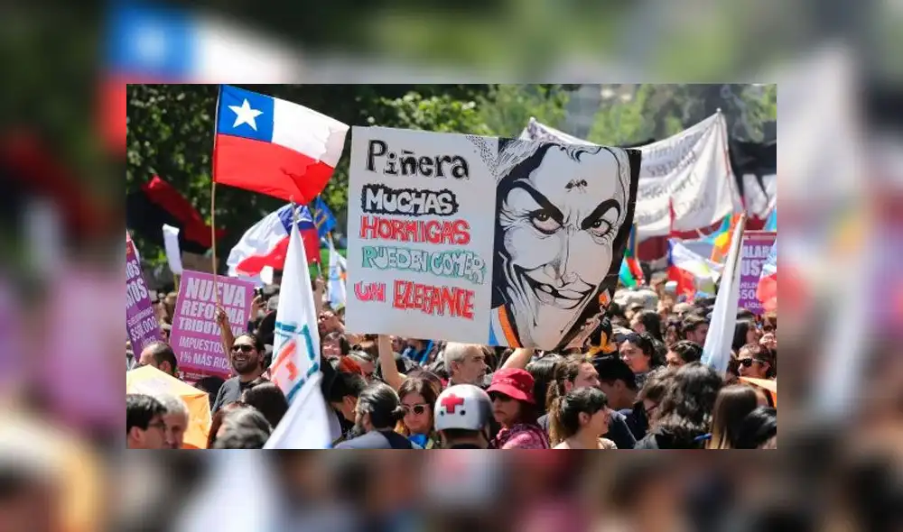 La plaza Italia de Santiago de Chile fue uno de los espacios emblemáticos para reunirse durante las protestas. Foto: AFP La plaza Italia de Santiago de Chile fue uno de los espacios emblemáticos para reunirse durante las protestas. Foto: AFP