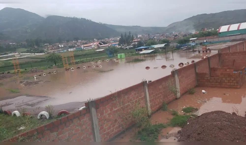 Desborde de río Huatanay en Cusco pone en aprietos a pobladores. Desborde de río Huatanay en Cusco pone en aprietos a pobladores.