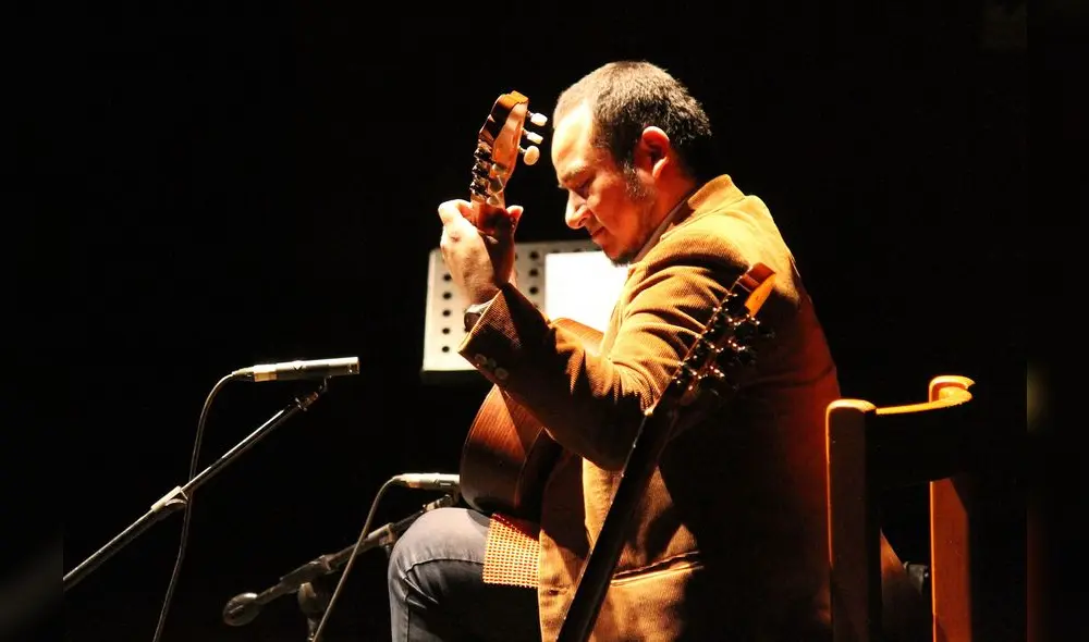 Rolando Carrasco Segovia, concertista de guitarra. Rolando Carrasco Segovia, concertista de guitarra.
