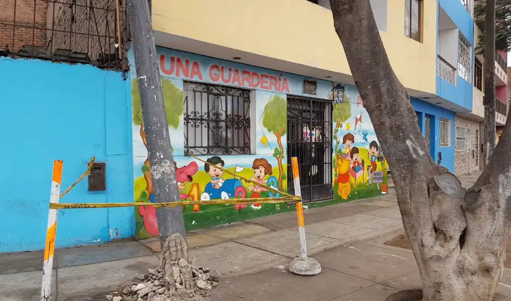 Piden retirar el poste de telefonía en mal estado.