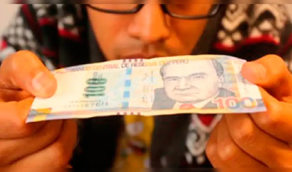 Sujeto fue detenido tras denuncia de propietario de la tienda. Sujeto fue detenido tras denuncia de propietario de la tienda.