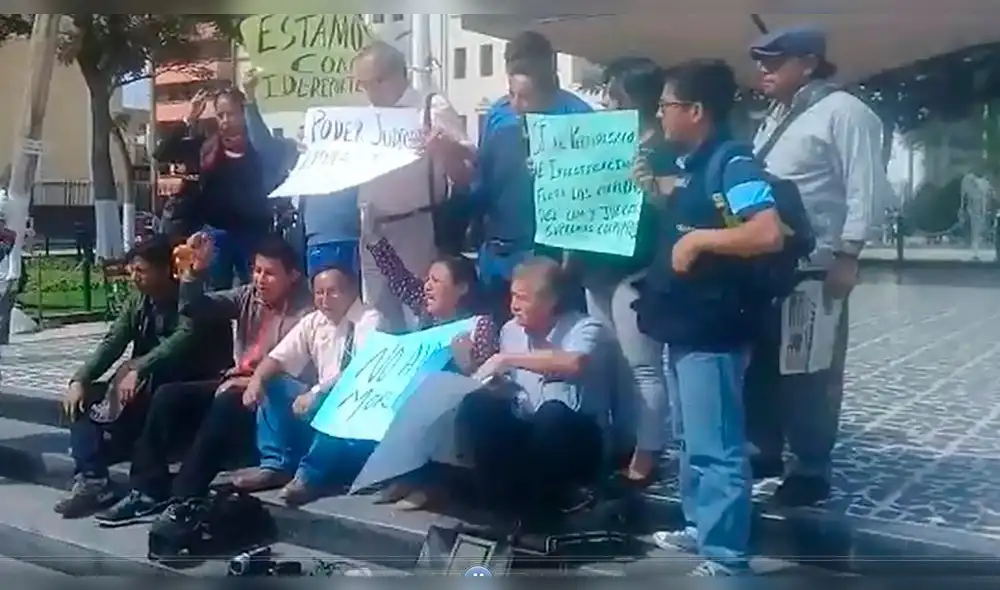Chiclayo: periodistas protestan en contra de la corrupción y Ley Mordaza [VIDEO]