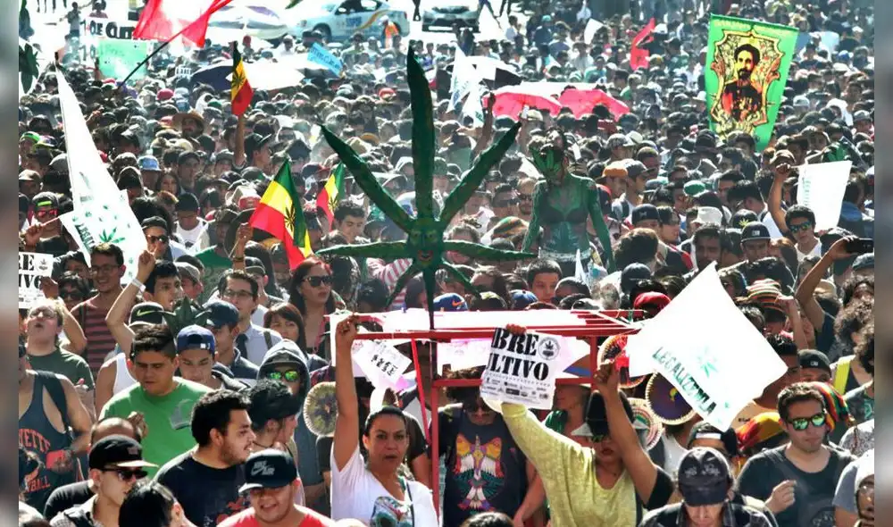 Marchan en México para pedir legalización del consumo de la marihuana ...