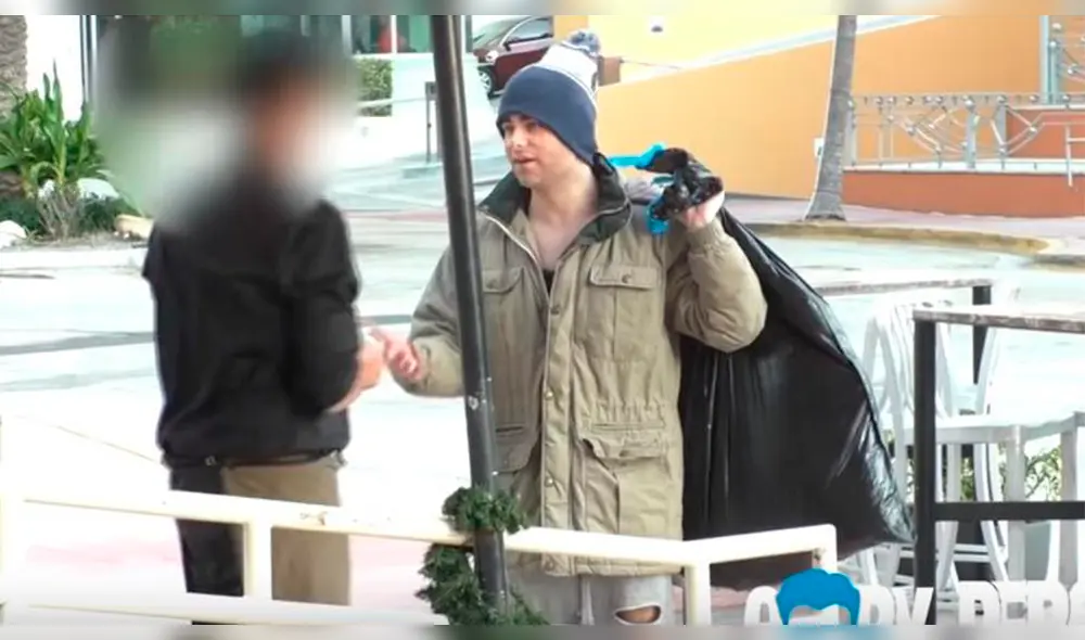 YouTube: ‘Millonario’ se vistió de vagabundo y dejó en evidencia trato de camareros