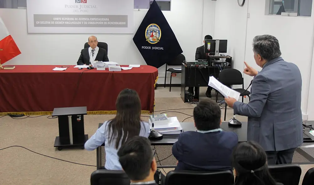 Giulliana Loza es acusada de haber motivado a falsos aportantes para que entreguen información ficticia al Ministerio Público y de esta manera "justificar" los aportes presuntamente ilícitos. Foto: Antonio Melgarejo. Giulliana Loza es acusada de haber motivado a falsos aportantes para que entreguen información ficticia al Ministerio Público y de esta manera "justificar" los aportes presuntamente ilícitos. Foto: Antonio Melgarejo.