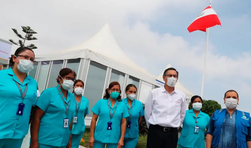 Martín Vizcarra visitó las instalaciones de la Villa Mongrut que dará 834 camas de hospitalización para pacientes infectados con el coronavirus. Foto: Andina. Martín Vizcarra visitó las instalaciones de la Villa Mongrut que dará 834 camas de hospitalización para pacientes infectados con el coronavirus. Foto: Andina.