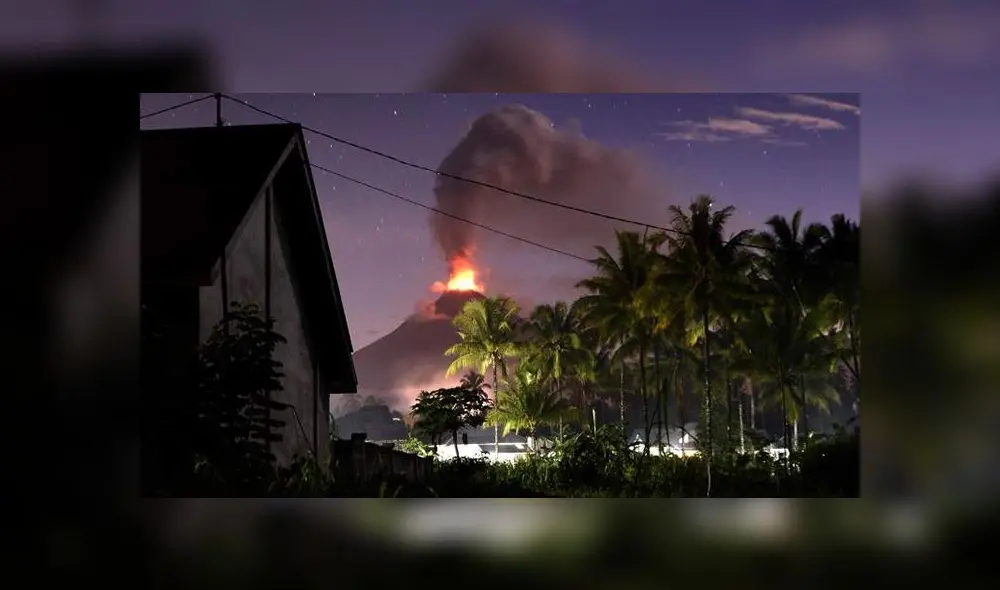 El temor se reaviva en Indonesia por erupción de volcán Soputan 