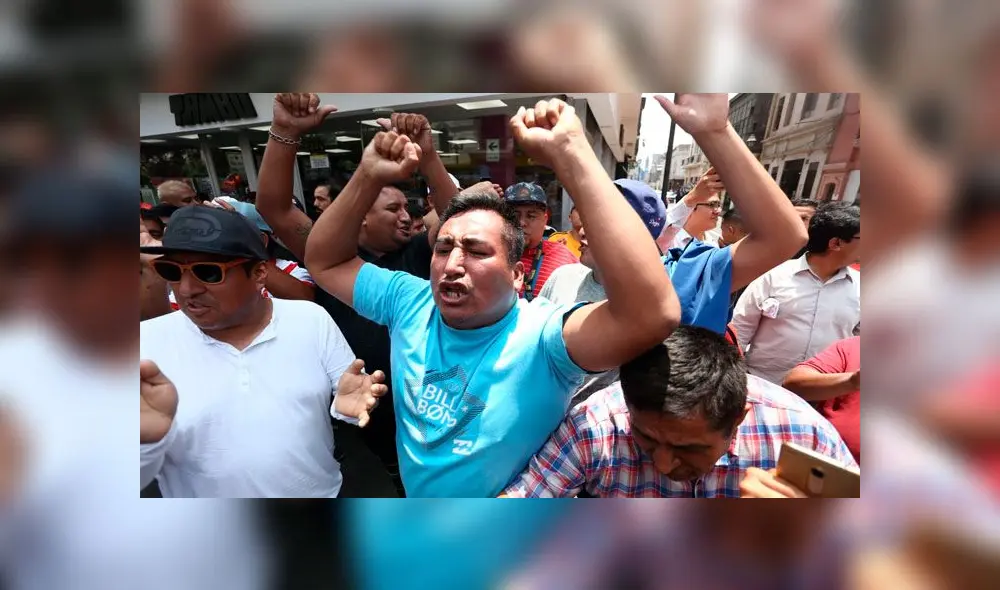 Paro de colectiveros: Policía restableció el orden en Plaza San Martín [VIDEO]