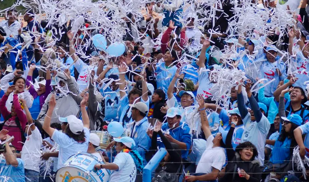 Hinchas cusqueños piden cambio de nombre del Real Garcilaso. Hinchas cusqueños piden cambio de nombre del Real Garcilaso.