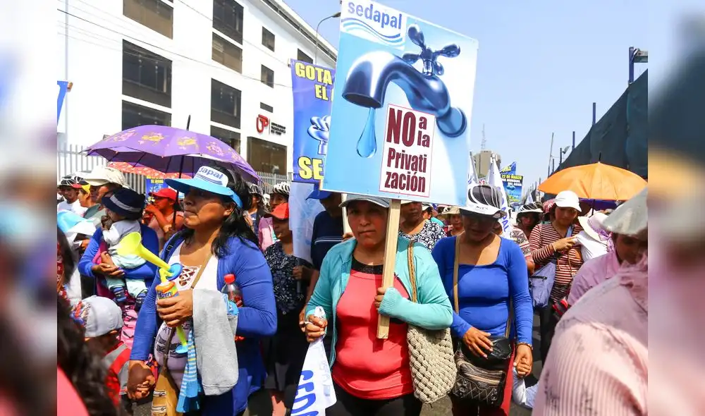 Trabajadores de sindicato de Sedapal marcharon en contra de la privatización Trabajadores de sindicato de Sedapal marcharon en contra de la privatización