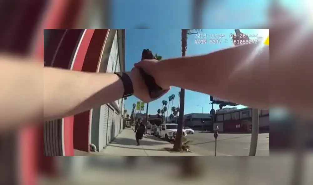 El sujeto había intentado llevarse un auto para escapar, pero se encontró con la policía. El sujeto había intentado llevarse un auto para escapar, pero se encontró con la policía.