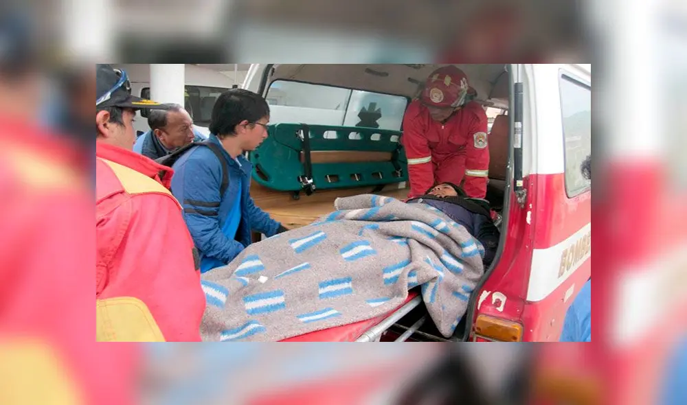 Tras la llegada de los serenos, el menor fue trasladado de emergencia hacia el hospital de Ilave.