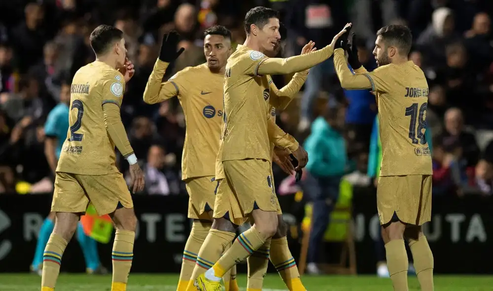 Robert Lewandowski anotó el 2-0 ante Ceuta. Foto: AFP