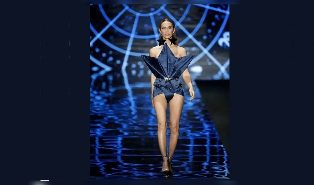 Angela Ponce sufre percance íntimo durante desfile en lencería