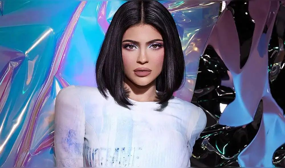 La 'socialité' se pronunció sobre su situación amorosa. La 'socialité' se pronunció sobre su situación amorosa.