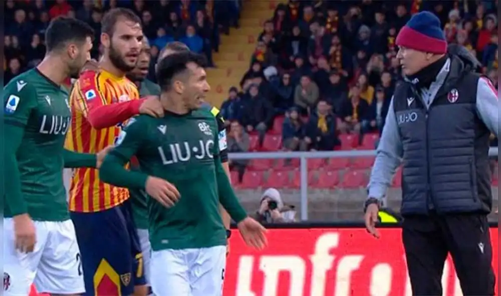 Gary Medel no se contuvo ni ante su propio DT. Gary Medel no se contuvo ni ante su propio DT.