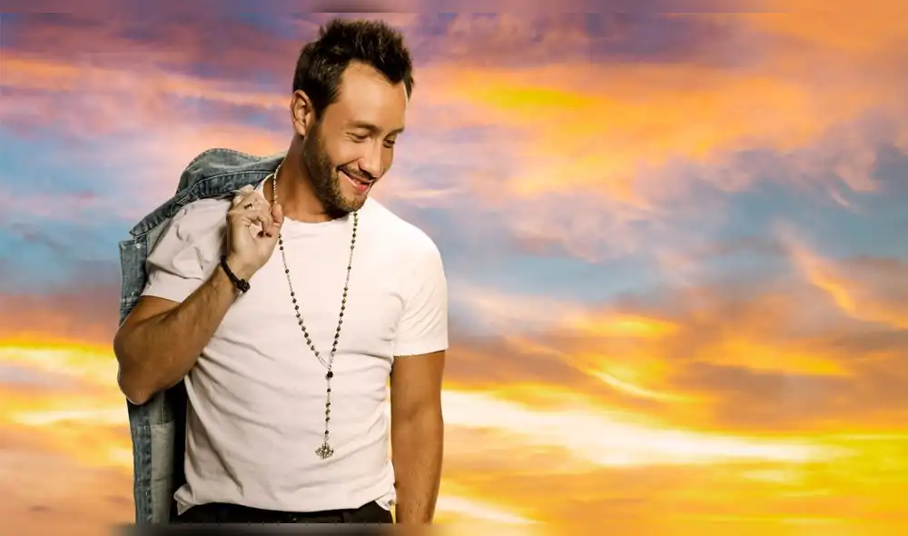 Luciano Pereyra emocionó a fans al cantar con artista callejero