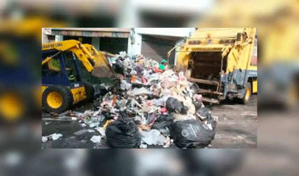 Año Nuevo 2018: remueven 90 toneladas de basura entre Cercado y La Victoria [VIDEO]