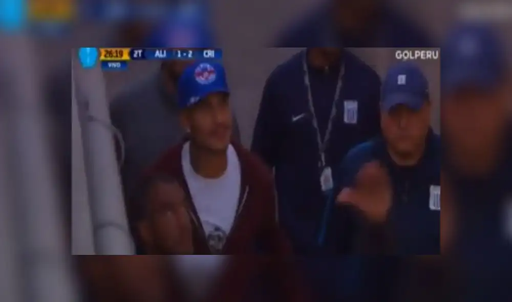 Alianza Lima vs Cristal: Paolo Guerrero se retiró de Matute tras disturbios en el estadio [VIDEO]