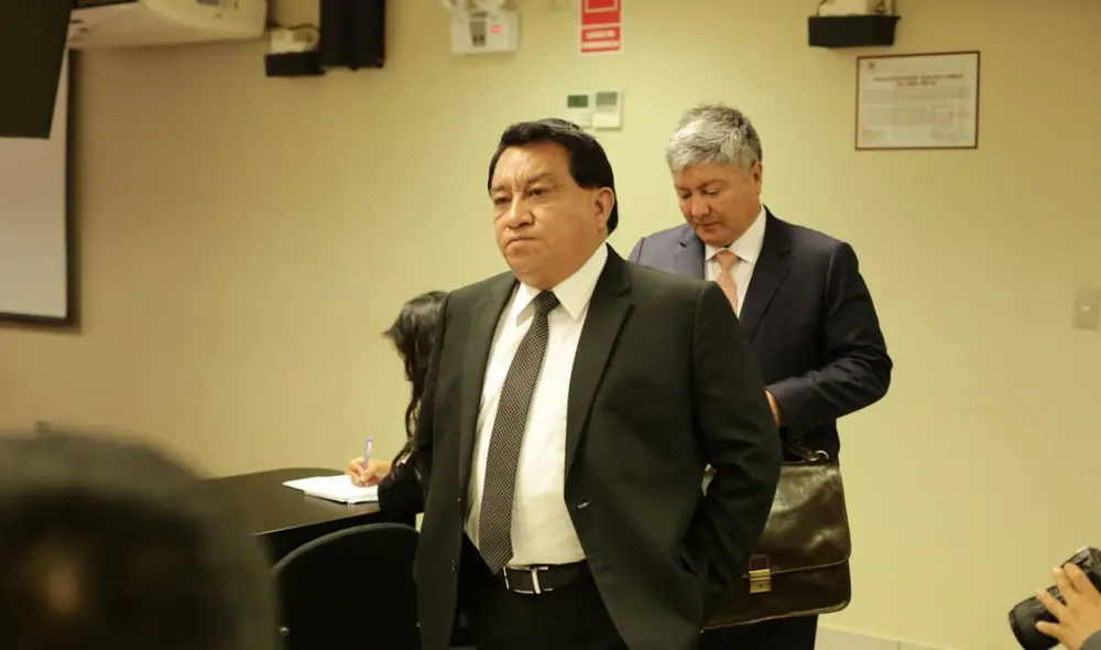 Audiencia. El miércoles, 23 de diciembre, el juez Jorge Chávez Tamariz evaluará el pedido de prisión preventiva de José Luna Gálvez y tres colaboradores. Foto: John Reyes / La República Audiencia. El miércoles, 23 de diciembre, el juez Jorge Chávez Tamariz evaluará el pedido de prisión preventiva de José Luna Gálvez y tres colaboradores. Foto: John Reyes / La República