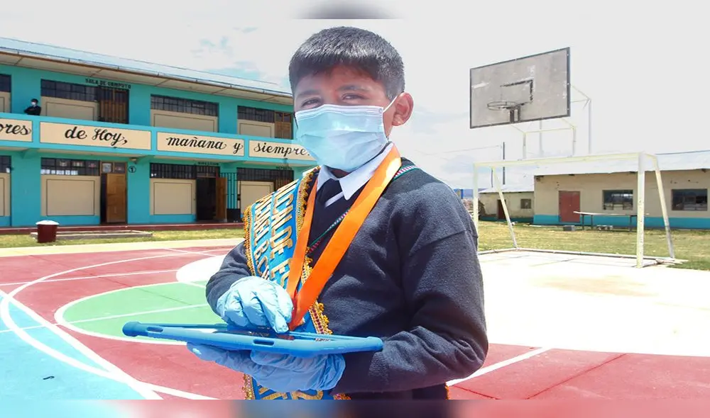 EQUIPOS. Las tabletas cuentan con aplicativos y contenidos educativos. EQUIPOS. Las tabletas cuentan con aplicativos y contenidos educativos.