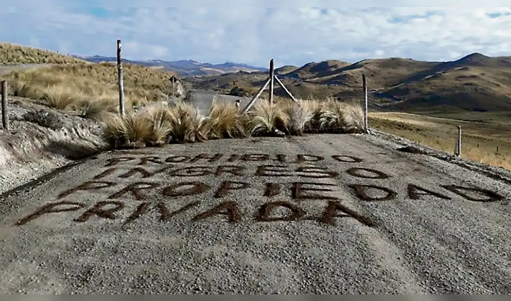 Campesinos de Apurimac bloquean corredor minero del sur