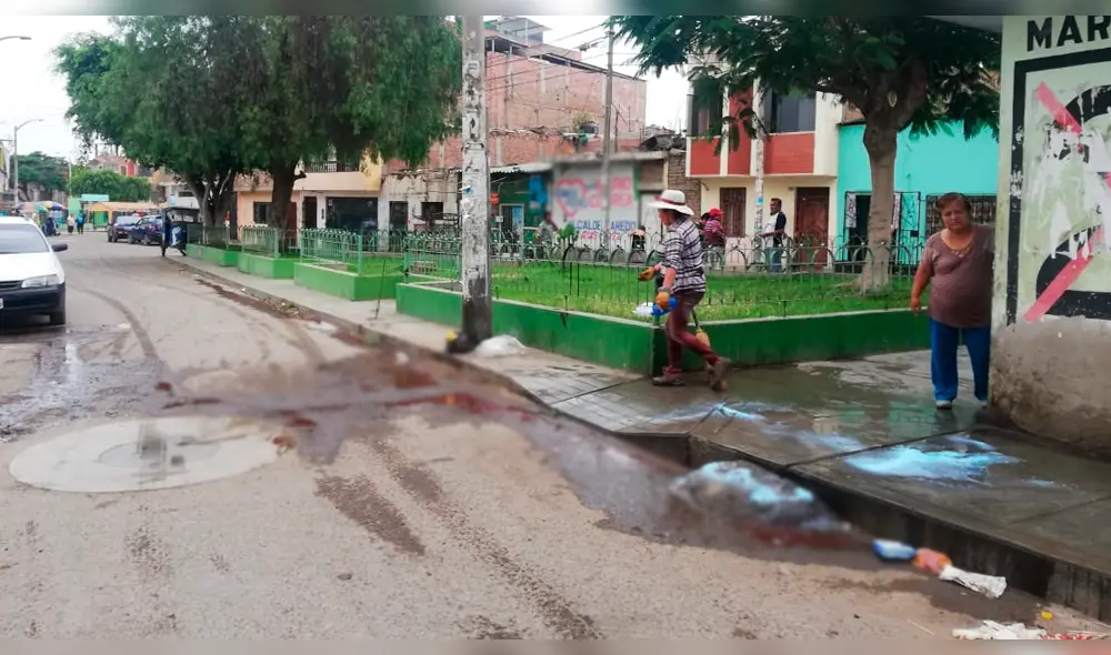 Los sujetos fueron atacados sin piedad por sus asesinos.