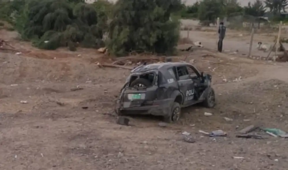 Unidad sufrió despiste y volcadura. Foto: Cortesía Unidad sufrió despiste y volcadura. Foto: Cortesía