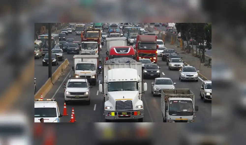 Tráfico. Créditos: Renato Pajuelo Zorrilla / La República