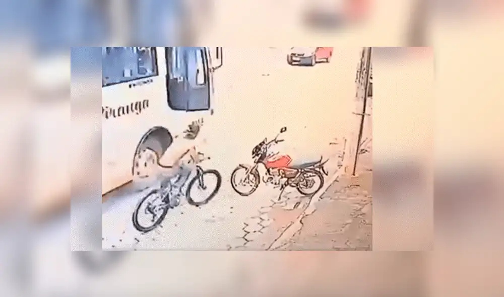 Facebook viral: Ciclista queda en ridículo tras querer 'vengarse' de moto mal estacionada [VIDEO]