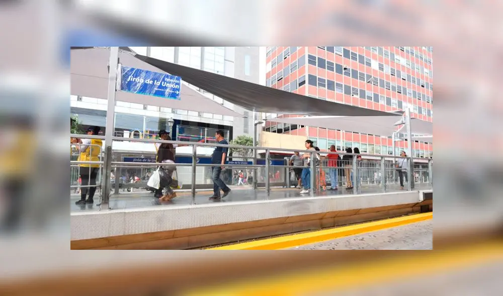 Denuncian que no llegan buses a estaciones Castilla, Tacna, Jirón de la Unión, Colmena y Central del Metropolitano. Créditos: La República. Denuncian que no llegan buses a estaciones Castilla, Tacna, Jirón de la Unión, Colmena y Central del Metropolitano. Créditos: La República.