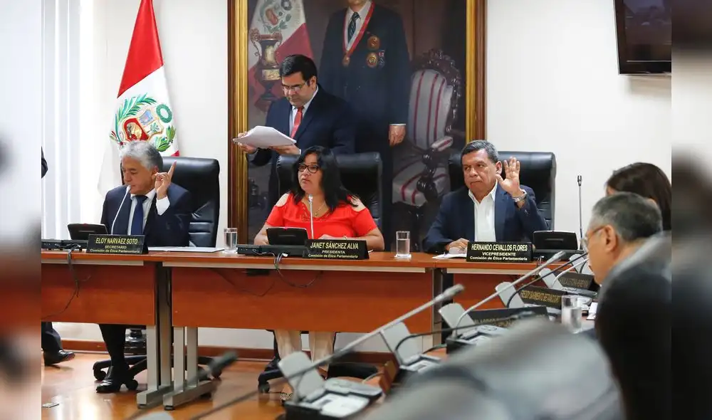 Policías tendrán que decir si terceros pudieron enviar mensajes de acoso sexual