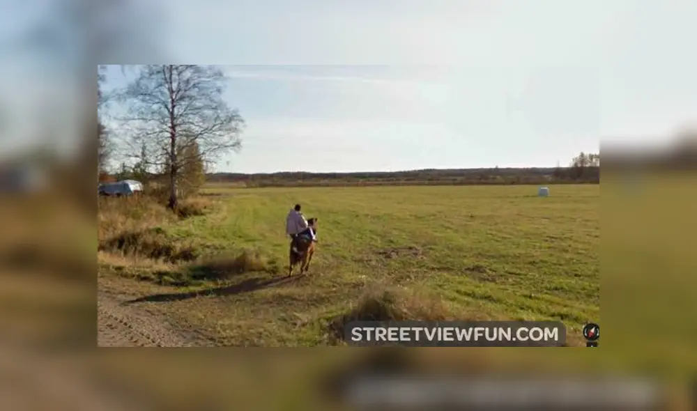Google Maps: hace 'zoom' en jinete lo sigue y se percata de la escena más graciosa [FOTOS]