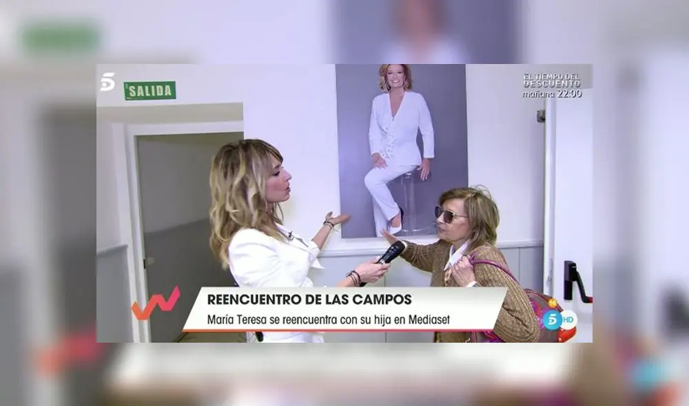 Luego del lío entre ambas presentadoras, María Teresa Campos llegó al estudio para hacer las paces con Emma García. (Foto: Captura)