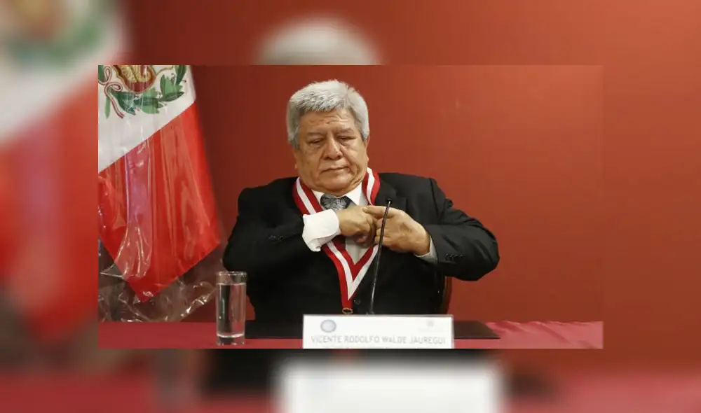 Vicente Walde: jefe de la OCMA minimiza audio con César Hinostroza