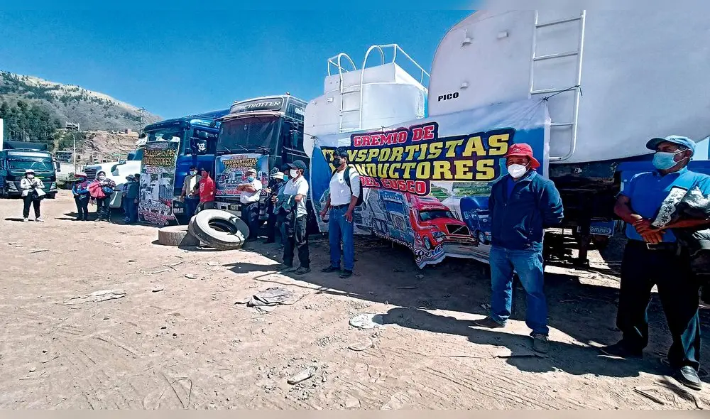 decisión. Transportistas de Cusco acordaron ayer no retroceder del paro indefinido hasta lograr algo concreto con el gobierno.