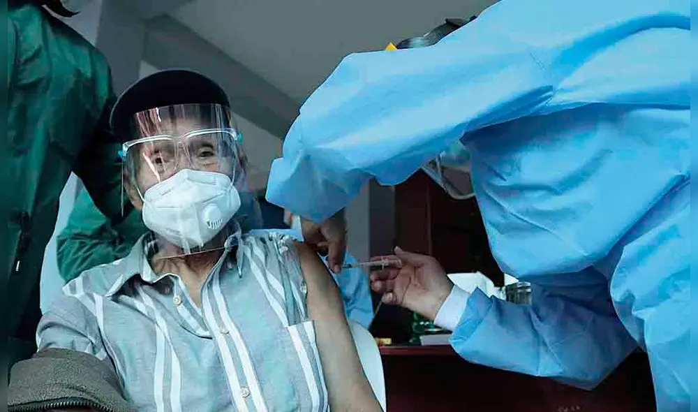 esperanza. Ancianos de comunidades se vacunaron.