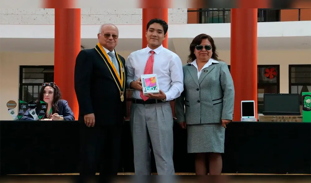 Alumno del COAR gana beca universitaria por S/ 16 mil en concurso de investigación.