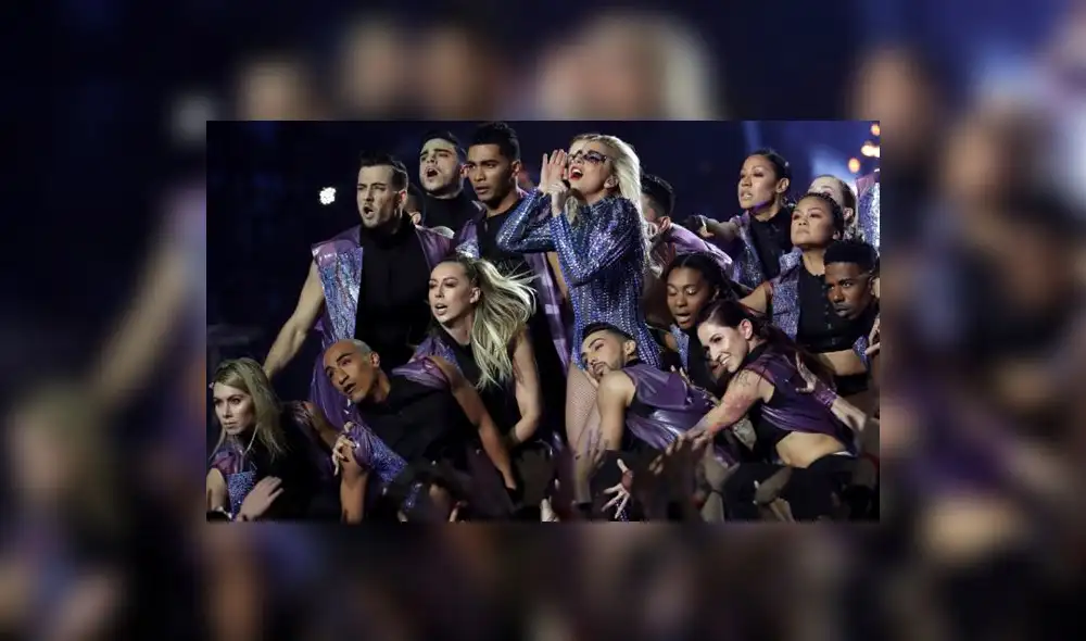 Lady Gaga puso a bailar a todos en el show de medio tiempo del Super Bowl | VIDEO
