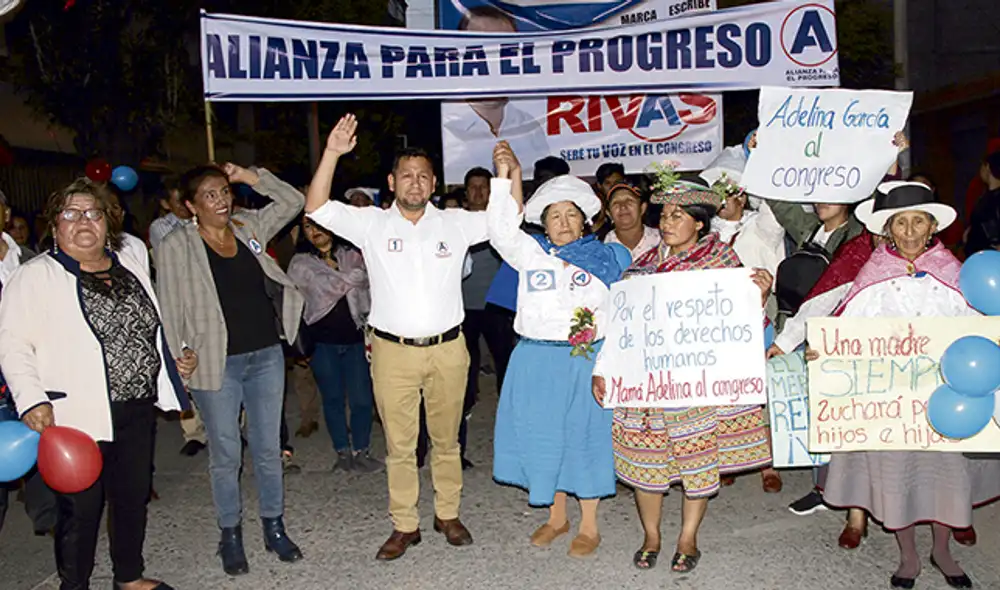 Ayacucho. APP lleva a Adelina García, familiar de víctimas. (Elias Navarro) Ayacucho. APP lleva a Adelina García, familiar de víctimas. (Elias Navarro)