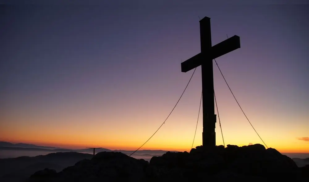 En Día de la Santa Cruz, los mexicanos también celebran el Día del Albañil.