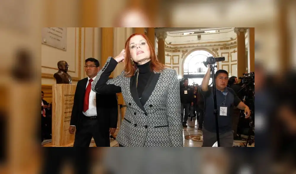 Aráoz dice que aumento de sueldo de congresistas es decisión del Parlamento