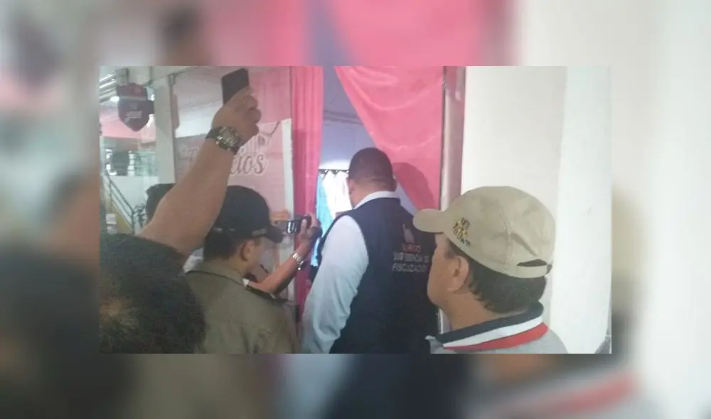 Dentro del local se encontró a una mujer de 25 años, quien dijo ser trabajadora hace dos meses. Ella no quiso dar el nombre del supuesto dueño. (Foto: Municipalidad de Surco)