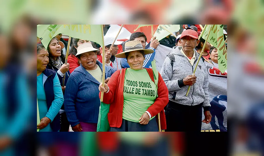 Defensa. Las mujeres estuvieron presentes en la movilización.