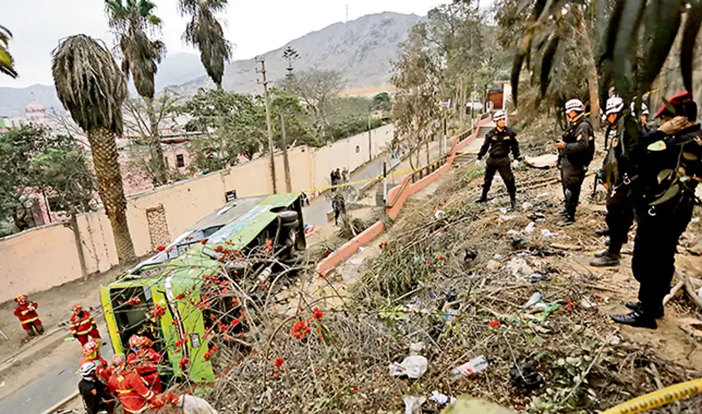 Nadie controla los ‘tours’ al cerro San Cristóbal pese a que  la vía sigue sin protección