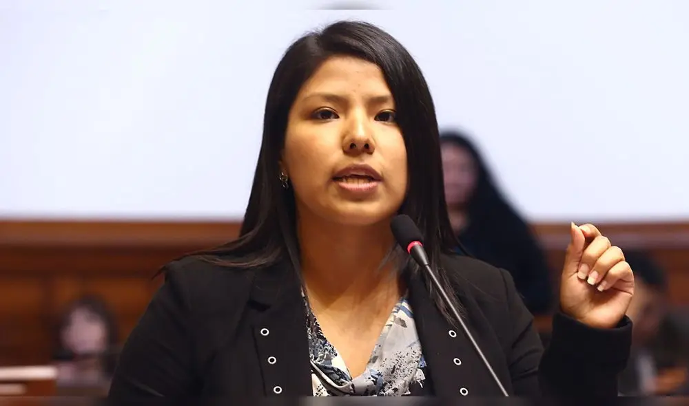 Indira Huilca empleó su cuenta de Twitter para criticar a Dionisio Romero. Foto: La República. Indira Huilca empleó su cuenta de Twitter para criticar a Dionisio Romero. Foto: La República.