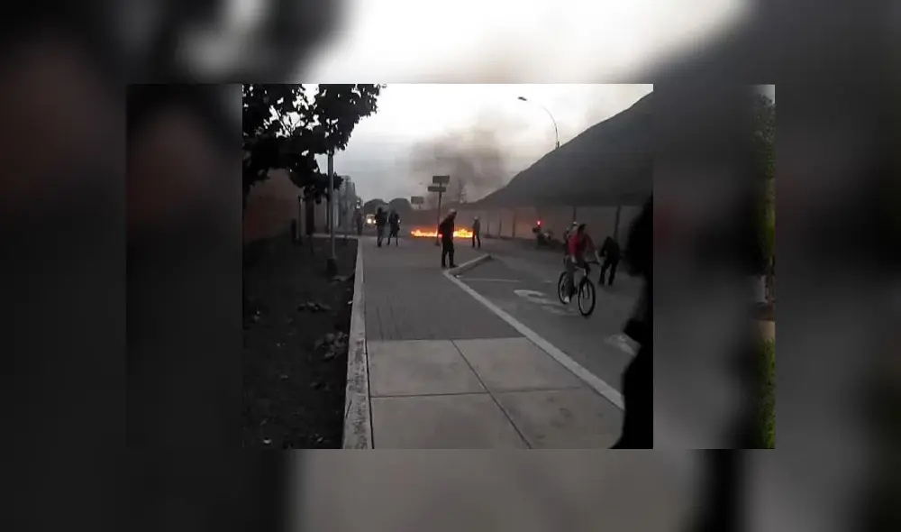 Movilizaciones se iniciaron dentro del campus universitario y luego se trasladaron hasta la puerta 1. (Foto: Difusión)